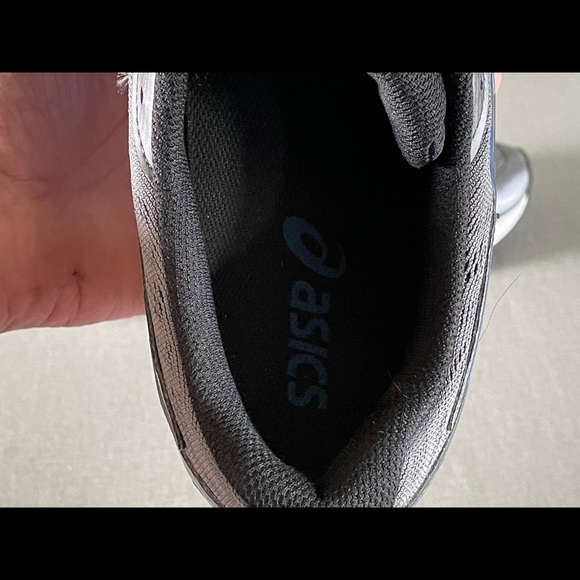 ASICS GT 1000 - Picture 3 of 5